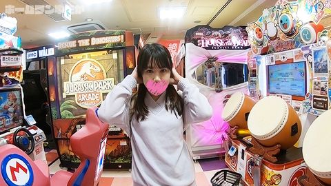 【見た目清楚な真性おちんぽ***と露散歩♪】本屋でゲーセンでプリクラで…どこでもおまんこ見せ＆おちんぽ舐め吸い味わいフェラ☆【図書館職員・蜜香ちゃん（21歳）】