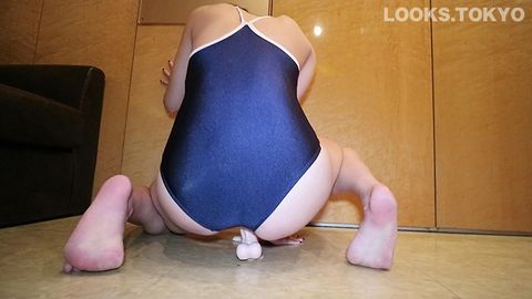 【ノーモザ／ちょいモザ スク水ディルドオナニー】新米女教師が***の気持ちになるため穴開きスクール水着でシリコンちんぽズコズコ挿入【新米女教師・ミクちゃん（24歳）】