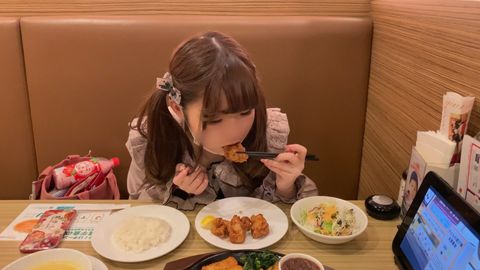 【****】ファーストキスをチンポに捧げる**。ゴムが破れてるのに気づかずそのまま中出し＆ゴムが外れて危険な暴発射精ハプニング！中出しされたことに気づいた瞬間の演技じゃないガチリアクションに注目