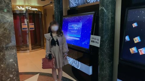 【****】ファーストキスをチンポに捧げる**。ゴムが破れてるのに気づかずそのまま中出し＆ゴムが外れて危険な暴発射精ハプニング！中出しされたことに気づいた瞬間の演技じゃないガチリアクションに注目