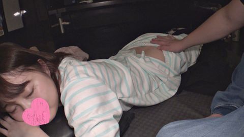【無修正ｘ個人撮影】ネカフェ在住の美人キャバ嬢を紹介してもらって、インタビュー！狭い個室でSEXしてたら、外の足音が気になって興奮しまくり！臨場感ハンパないっす！！