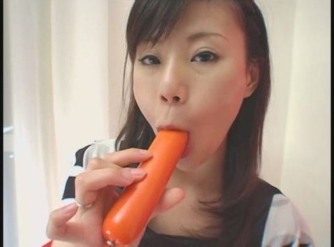極太ソーセージでオナニーしちゃうド変態痴女ちゃん達ｗ　07