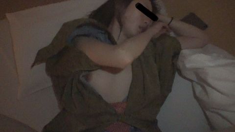 【***中出し】＜地上波バラエティ出演経験＞ リアルガチ就寝中にいきなり夜這してザーメン受精させてやりましたぁ〜メチャ興奮！！