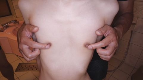 ある意味レア 貧乳ちっぱいをひたすらイジる貧乳好きのための動画 コリッコリの敏感乳首〈素人〉※レビュー特典あり