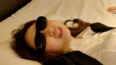 【脚フェチ向け】私の足を舐めなさい❤美乳色白**大生の美脚生脚を舐めまわし、オナニーでエビ反り連続アクメしてしまう変態女♡