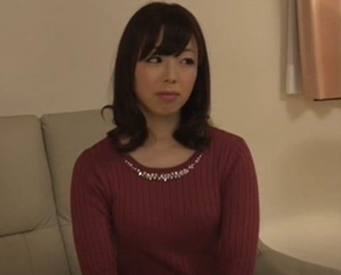 恥じらいもありセクシー系の不貞妻