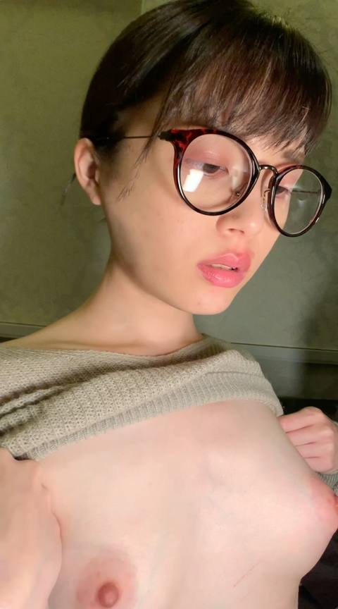 木内さんのセクシーニットとチャック付きスク〜る水着で店外コスプレ撮影オプション❤️薄ピンク乳首でオイルでテカテカな卑猥な映像
