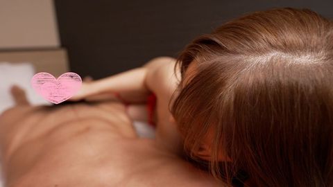 赤のセクシーランジェリーをまとった妖艶ギャルのねっとりフェラ