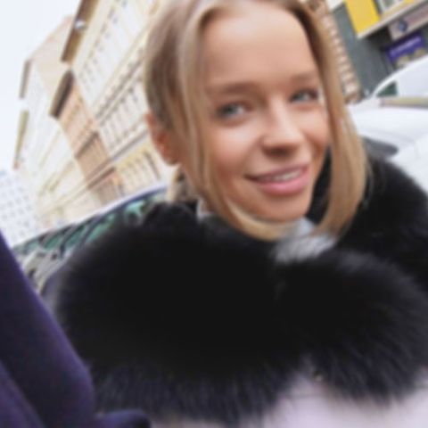 ロシアのかわいい系ダンサー、よく笑う可愛い系美人、筋肉質で超エロイ下半身、中出し