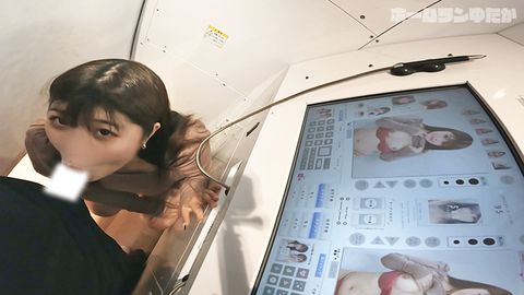 【プリ○ラ＆多目的トイレ どこでもフェラ】激可愛いムチぽちゃJDは単位よりもおちんぽのことで頭がいっぱい！所構わずペニしゃぶり♪【**大生・綾菜ちゃん（21歳）】
