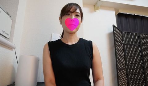 【独占配信】セックスレスな美魔女人妻セラピストが電撃入店❤️Eカップの垂れ乳を揺らしながらど淫乱な痴態を晒す❤️人妻らしいねっとりとしたフェラで誤爆寸前で旦那に内緒で***生中出し