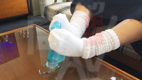 セーラー服で足コキひたすらルーズソックスと素足でディルドをこするやつ