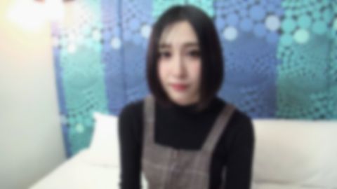 長身美脚のFカップ美女。スタイル抜群で容姿端麗な宝石デザイナー。感度抜群な敏感美女はとてもふっくらパイパンオマンコ名器。膣奥めがけて着床狙いの中出し！レビュー特典/フェラチオ口内射精！