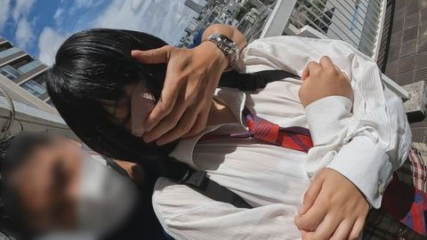 お友達との待ち合わせ中すみません「かなりガード固いが崩し胸もみ」