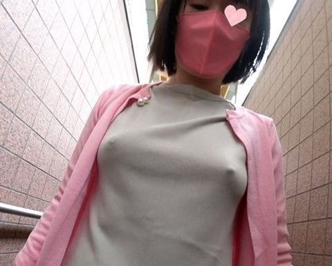 【ぱっちりお目目お*さん①】ノーブラ胸ポチ歩行☆乳首ビンビン物語!!!
