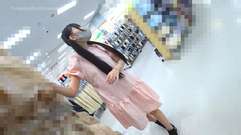 【NEW高画質カメラ撮影】遂に**店員ちゃん現る!!国宝級!!激カワ**ショップ定員④　透けた激エロTバックとノーブラGカップが全見えしちゃうワンピから覗く超エロ過ぎる巨乳とパンチラ