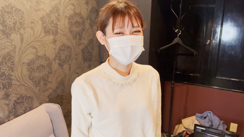 長身スレンダーな関西**22歳。発達した長～い舌と厚い唇を使った濃厚フェラは絶品→イラマ射精ごっくん。