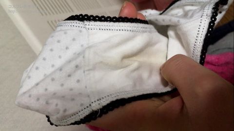 実家暮らしの『*』の洗濯カゴの服・下着・染みパンをチェック？