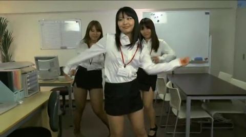 【ダンス動画】3人のＯＬさんがふとももムッチムチダンス☆私たちの全裸ストリップで抜いて♪☆＃5