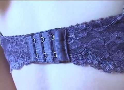 【下着フェチ】白いお肌に絡み合う大人のブラジャー