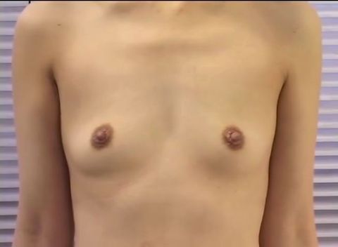 【ヌード】貧乳熟女は細身でスマート☆ぺったんこなおっぱいをお楽しみ下さい☆じっくり鑑賞用☆