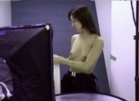 【ヌード】美人お*さんの裸の写真撮影会☆オマ●コどアップで撮られても笑顔を忘れない♪♪♪