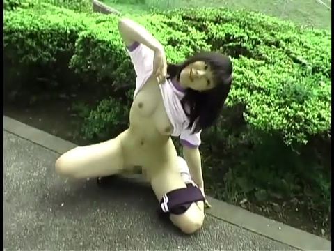 【露出】女性校生がおっぱいマ●コを過激に露出☆体操服えっちでビクビク感じっちゃったょ【敏感*】☆☆