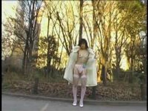 【露出】どこでも露出する女…いつでも乳首がビンビン☆そして我慢できない女はトイレでハメることに☆☆☆