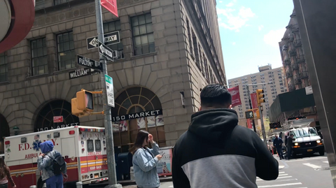 ニューヨークダウンタウンを歩く