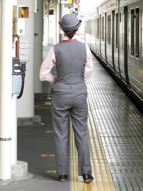 鉄道現業の第一線で働くお姉様写真集＜１＞