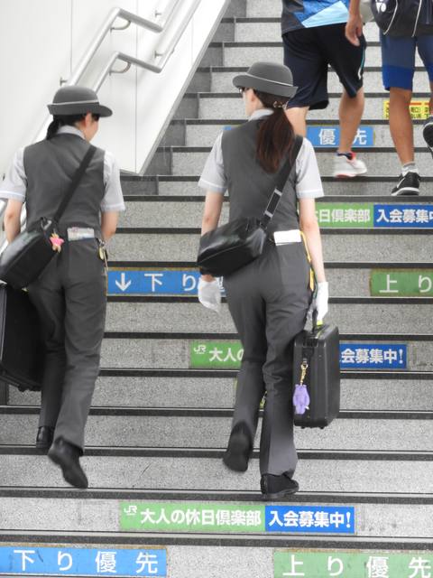 鉄道現業の第一線で働くお姉様写真集＜１＞