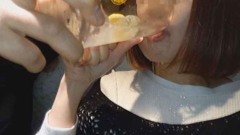 【個人】居〇屋に呼び出した奥さんを潰す。朦朧としながらもしっかりと感じ、他人汁を注ぐ