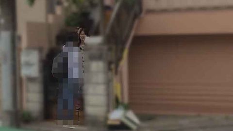【個人】優しそうな旦那を尻目に、遊ぶ金欲しさに融資を受ける美人チャラ妻　他人棒に食らいつき堪能。膣奥へ中出しするも満足げな表情を。。
