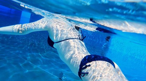 超絶カワイイＨカップの**グラドルが真夏のプールデートと潮大噴射中出しＳＥＸ。