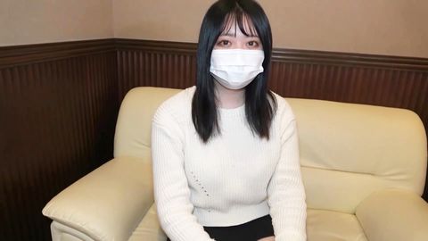 【無修正】の言うことは絶対に聞く爆乳Fカップ美女。色白で清楚な見た目なのに、卑猥な剛毛デカクリマンコ♥ラストは爆乳に精*をヌリヌリ