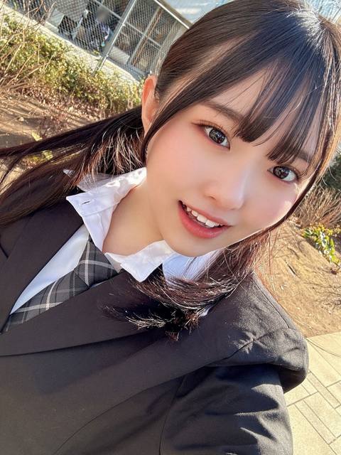 身長142㎝のウルトラスーパーミニ系ガール！敏感過ぎるミニボディのキツキツマンコに大量中出し！！