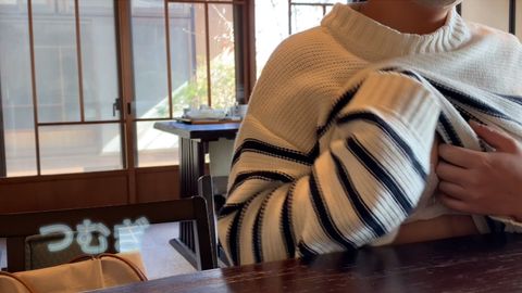 [個人撮影]ごはんやさんで露出チャレンジ！、、、ショッピングモールで知らない人の前で、、、。
