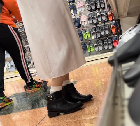 【女装露出】ナンパしてきたお*さんと手コキで精*かけあい！