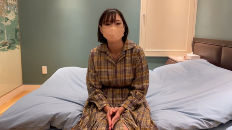 エグイ乳を持つダーツバー店員22歳。凶器的なパイズリとフェラで一滴残らず絞りとられる→ごっくん。