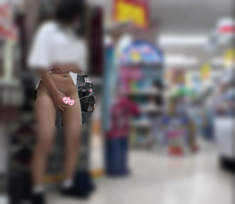 【女装露出】例の殿堂で露出！最後は売り場でイっちゃった！
