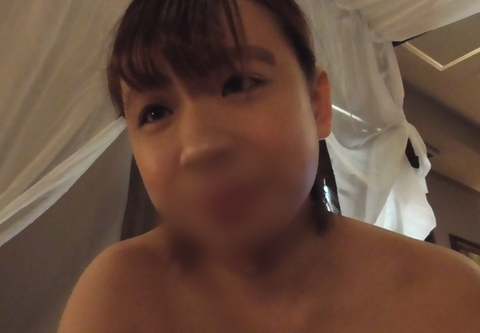 【個人撮影】童顔癒やし系モデル みみちゃん　濃厚フェラで口内発射　レビュー特典：高画質動画
