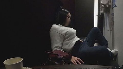 漫喫店長の****オナニー　フェロモンむんむんの巨乳お*さん