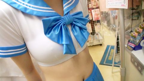 【年齢不詳の**痴女】沙奈(さな)②天然キャラの****ッ*がスケセラのドエロコスで更衣室ファック。こんなトコで!? と困った顔で肉棒パックン、ツルペタまんこをグッショリ濡らして腰フリフリ。【特典有】