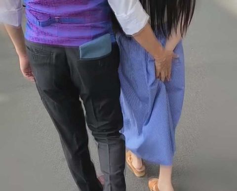 【個人】２本の棒に腰をガクガク震わせるイキすぎ巨乳若妻。中出し拒否をしながらも*なく孕まされていく。