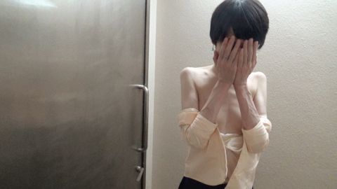 【個撮50】ガリガリまな板Aカップ熟女主婦☆旦那が夜勤で公衆トイレお口抜き小遣い稼ぎ【おまけ付】