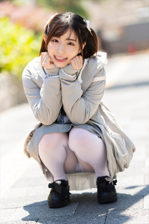 【鬼かわJD】****制服コスJDをSNSゲット＆即お持ち帰り。2か月前まで**だったドMビッチが玩具でアクメ絶頂でヨリ目でイキまくる合法**パコ♡【**顔もかわいい】
