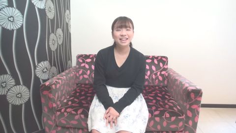 【奇跡の美しすぎる４０歳人妻に生挿入中出し】「何もしない自然体でいることがいいんじゃないでしょうか？」☆立ちバックで片足上げて濃厚セックス☆「旦那は長いんでほっといていいです」【ZIP付】