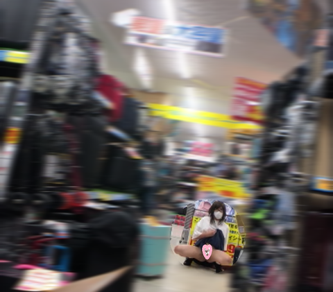 【女装露出】例の殿堂で露出！最後は売り場でイっちゃった！
