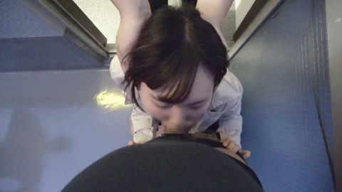 【個撮】♀75箱入り１８歳清楚系ビッチがキモオジの体液まみれで中出し懇願1/2【高画質特典アリ】