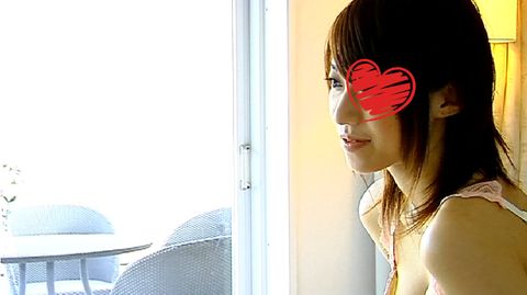 美形で美ボディなギャルと出会い系ハメ撮り、彼氏から電話がかかってきてもテラスで露出セックス（ハメ撮り/素人/個人撮影/無修正）